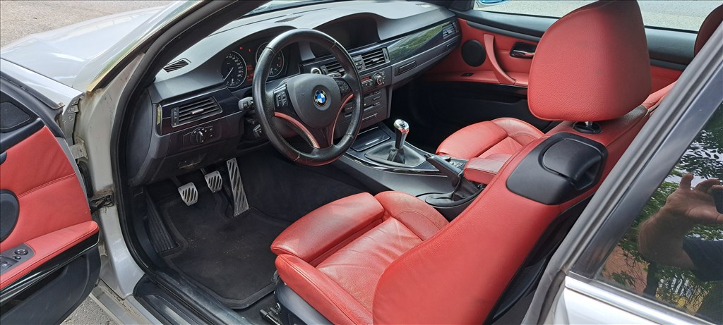 Eladó BMW 325i Coupé (2497 cm³, 218 PS) (E90, E91, E92, E93) 3. kép