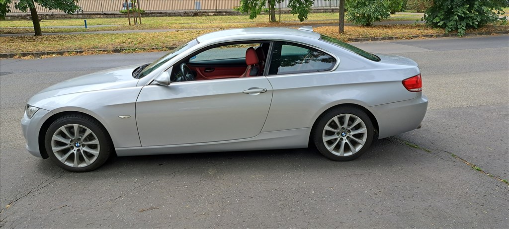 Eladó BMW 325i Coupé (2497 cm³, 218 PS) (E90, E91, E92, E93) 11. kép