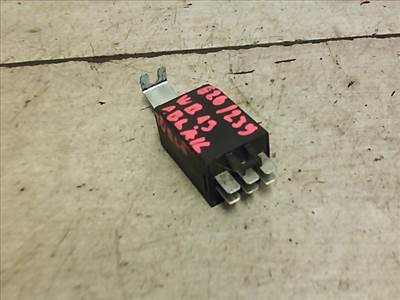 WARTBURG 1,3 Ablaktörlő relé