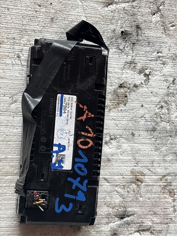 Opel Astra J 2009-2015 Infócenter, Közép kijelző   13267984 3. kép