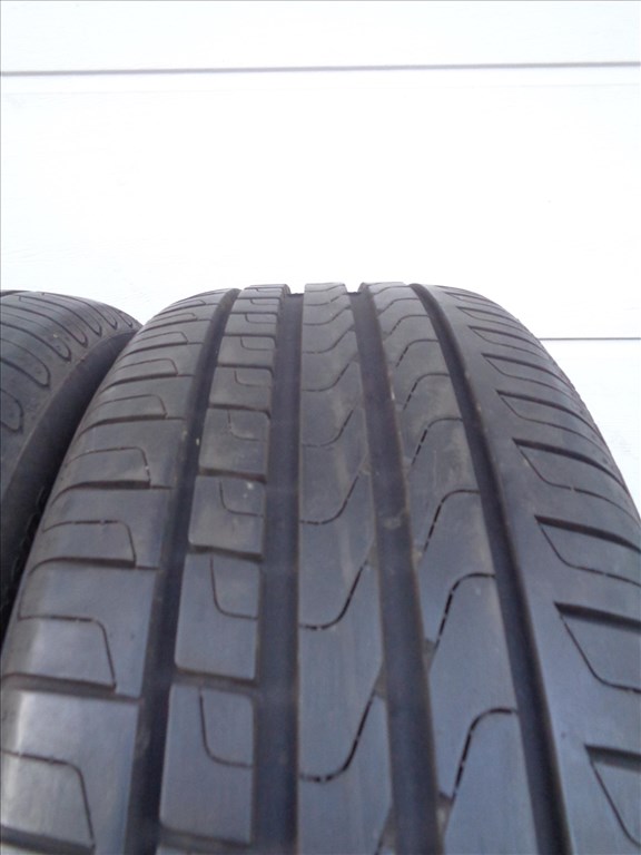 Pirelli 215/55R17 nyári gumi pár újszerű állapotban eladó.  3. kép