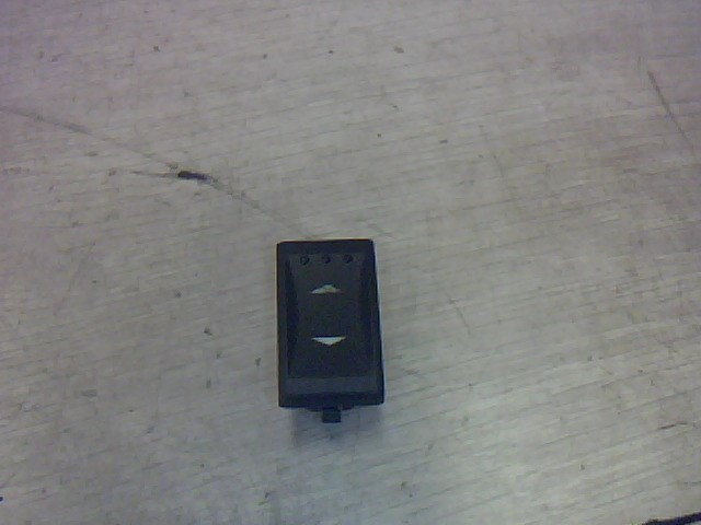 FORD MONDEO 01-07 Jobb hátsó ablakemelő kapcsoló 1. kép