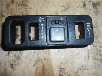 MITSUBISHI CARISMA 95.05-99.07 Elektromos tükör állító kapcsoló