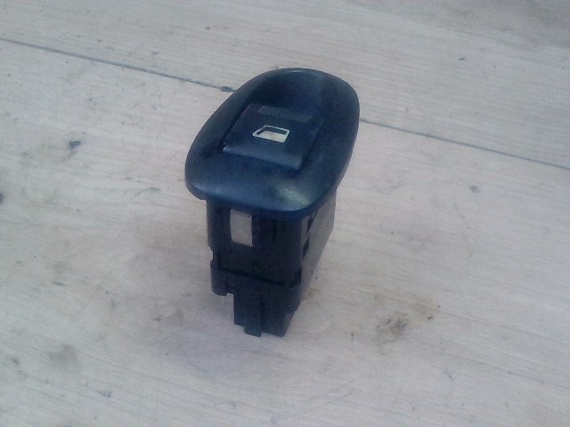 PEUGEOT 406 Bal hátsó ablakemelő kapcsoló 1. kép