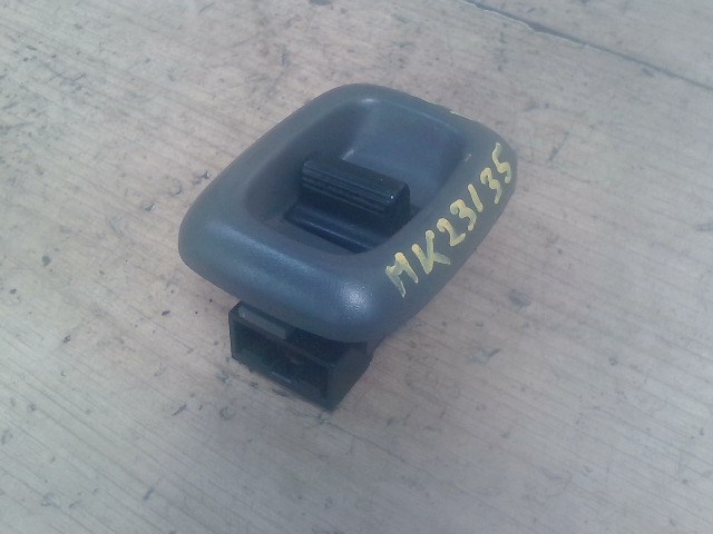 SUZUKI BALENO 95-98 Jobb első ablakemelő kapcsoló 1. kép