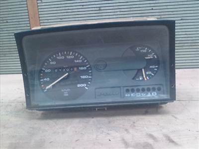 VOLKSWAGEN POLO II. 91-94 Kilóméteróra