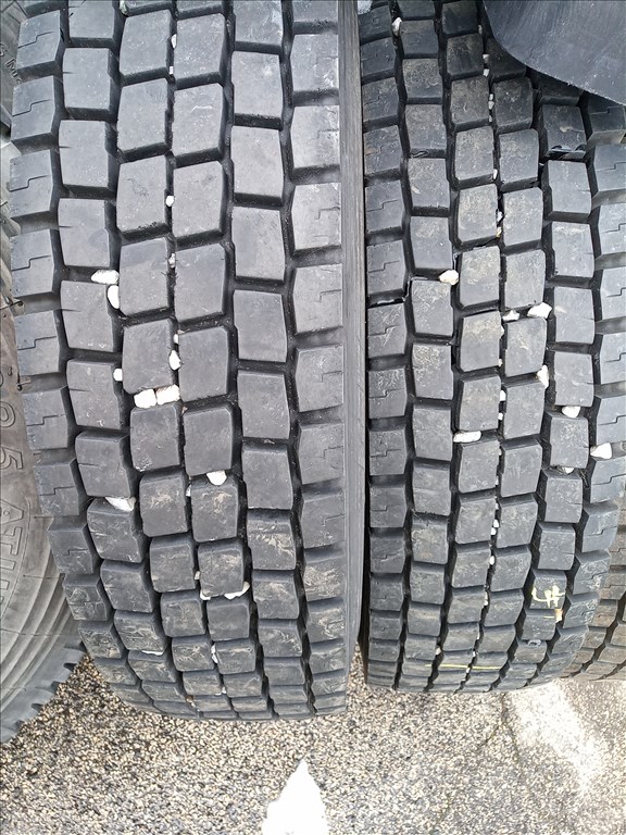 11 R22.5 Yokohama húzó teherautógumik 11R22,5 295 80 R22.5 11r22.5 1. kép