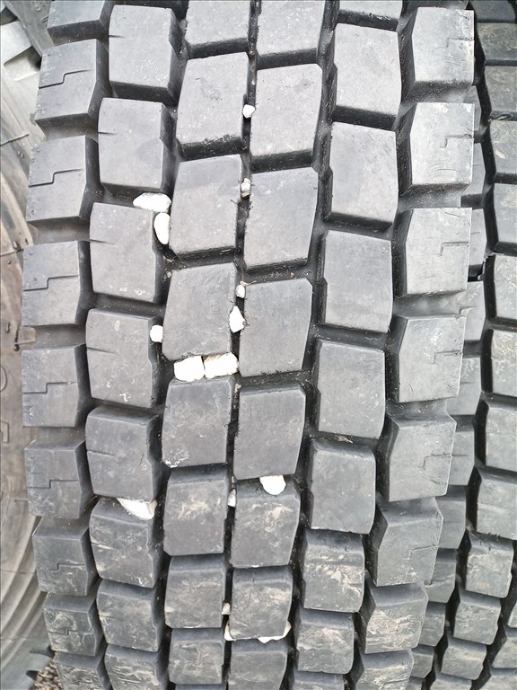 11 R22.5 Yokohama húzó teherautógumik 11R22,5 295 80 R22.5 11r22.5 2. kép