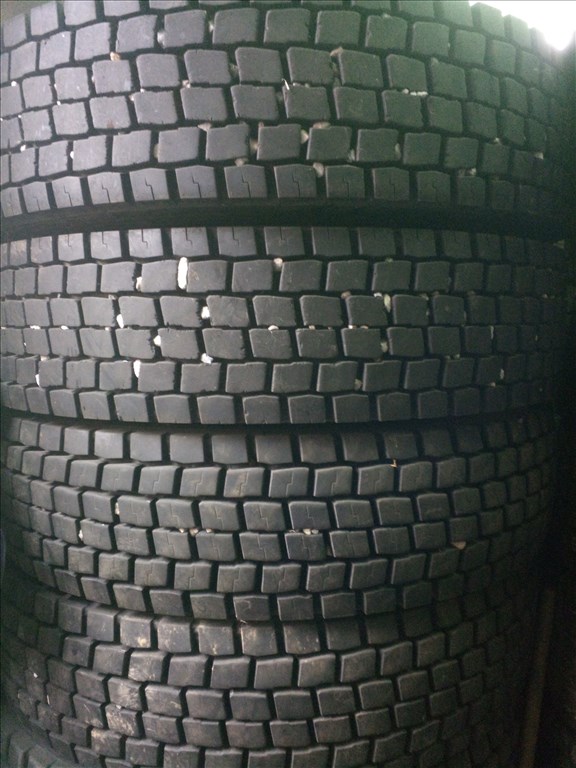 11 R22.5 Yokohama húzó teherautógumik 11R22,5 295 80 R22.5 11r22.5 3. kép