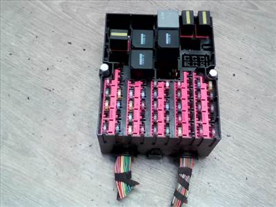 FORD FIESTA 02-05 Biztosítéktábla BCM BSI BSM SAM GEM modul Csomagtér