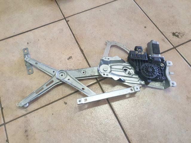 Opel Astra H Jobb első ablakemelő  13100418 2. kép