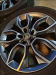  5x112 lyukosztású 19" újszerű Gyári Skoda, rajta 235/50 újszerű Pirelli gumi 