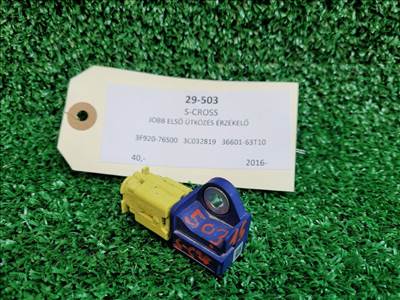 SUZUKI SX4 S-Cross II Jobb első Oldal Ütközés Érzékelő 3F92076S00 3c032819