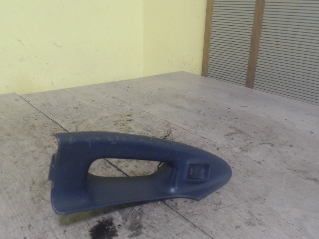 AUDI A4 94-98 Jobb első ablakemelő kapcsoló 1. kép