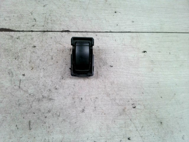 DAEWOO NUBIRA 03-10 Jobb hátsó ablakemelő kapcsoló 1. kép