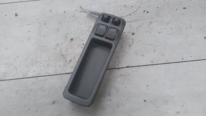 VOLVO S40 Bal első ablakemelő kapcsoló 1. kép