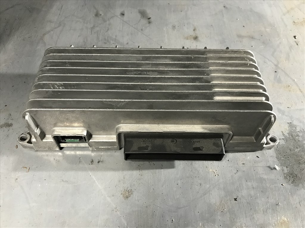 Audi A5 (B8 - 8T) erősítő  8t0035223ad 1. kép