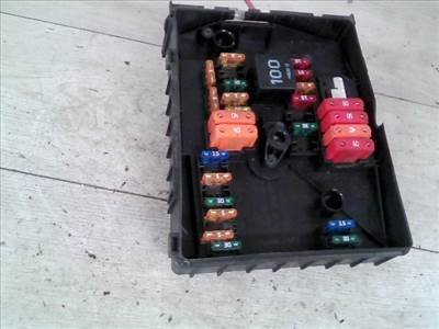 VOLKSWAGEN Touran 2003.04.01-2006.11.30 Biztosítéktábla BCM BSI BSM SAM GEM modul 