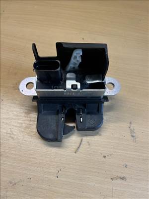 Volkswagen Golf VII Csomagtér zár 5g6827505