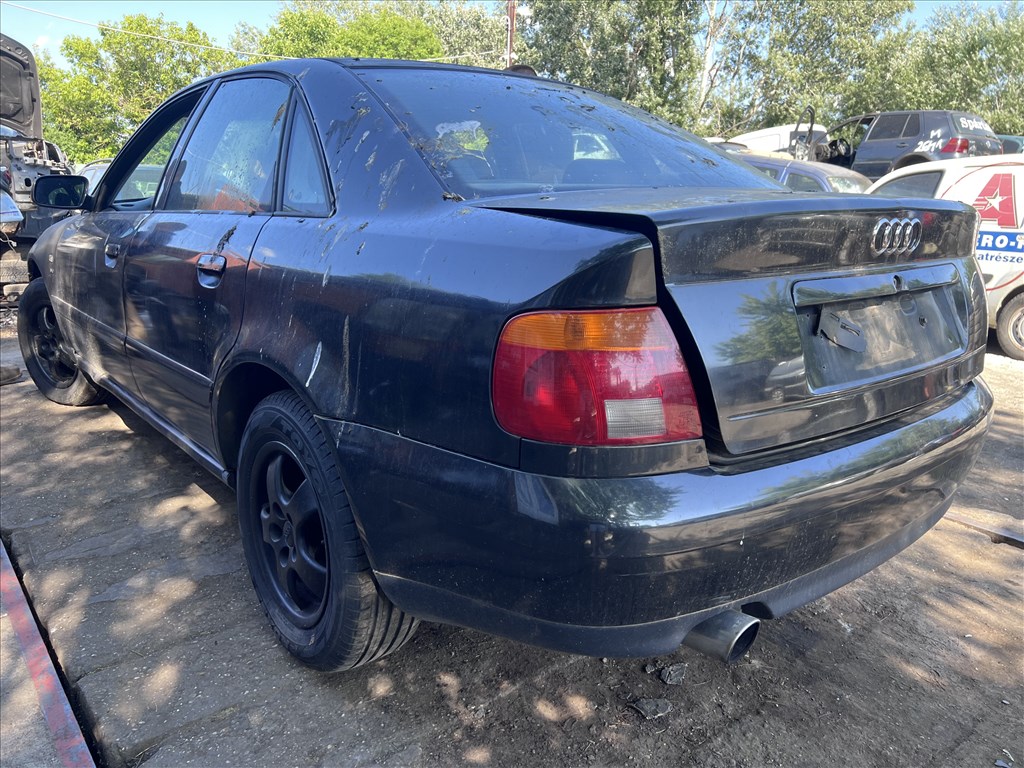 Audi A4 (B5 - 8D) 1.6i bontott alkatrészei 2. kép