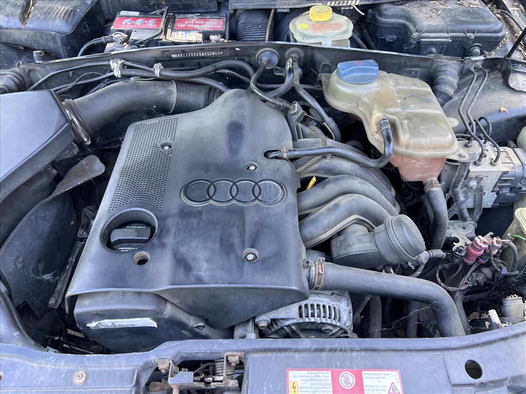 Audi A4 (B5 - 8D) 1.6i bontott alkatrészei 4. kép