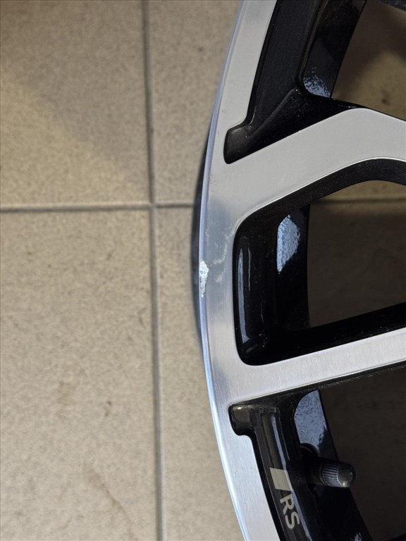 R23 Original audi 10j ET15 - 4M8 601 025BN 4M8601025BN 1db alufelni 8. kép