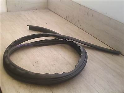 DACIA SANDERO Jobb hátsó ajtó kéder gumi