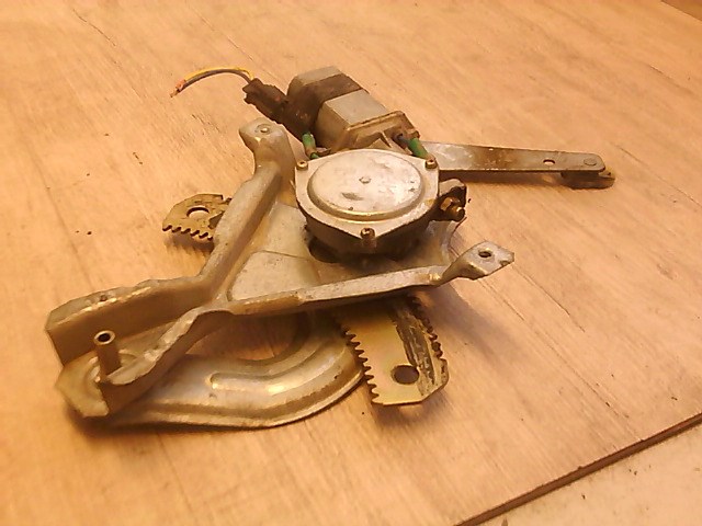 DAEWOO NEXIA Bal hátsó ablakemelő motor 1. kép