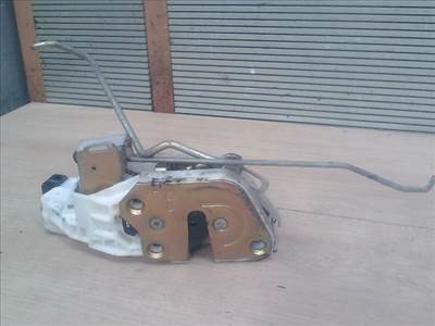 MITSUBISHI COLT 98-03 Bal első ajtó zárszerkezet központi záras