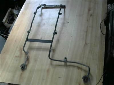 MITSUBISHI L200 01-07 Intercooler hűtő tartó