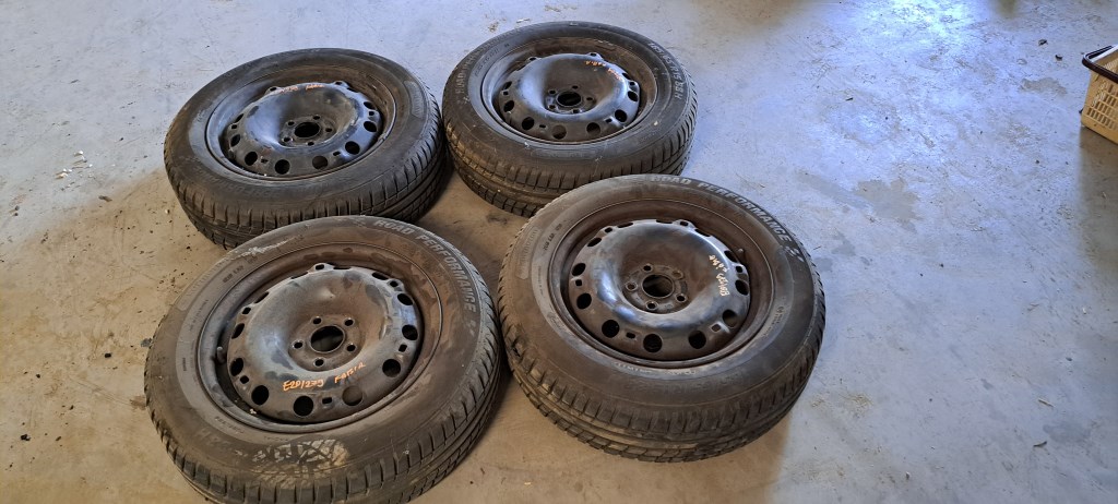 SKODA FABIA 99-07 Acélfelni gumival 1. kép