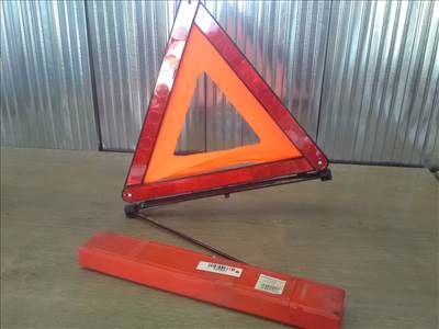 SUZUKI SWIFT 96-05 Elakadásjelző háromszög