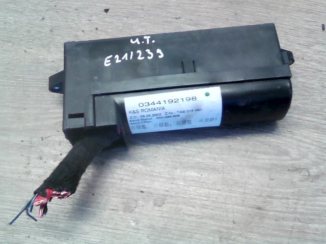 VOLKSWAGEN Touran 2003.04.01-2006.11.30 Biztosítéktábla BCM BSI BSM SAM GEM modul Utastér 1. kép