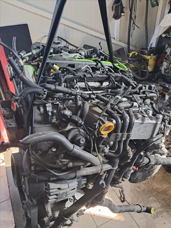 Audi Q3 (8U), Volkswagen Passat B8, Skoda Octavia III 2.0 CR CUW 184 LE-s motor 1. kép