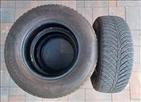 1 szett 215/65/R15 négyévszakos Kumho gumi eladó !