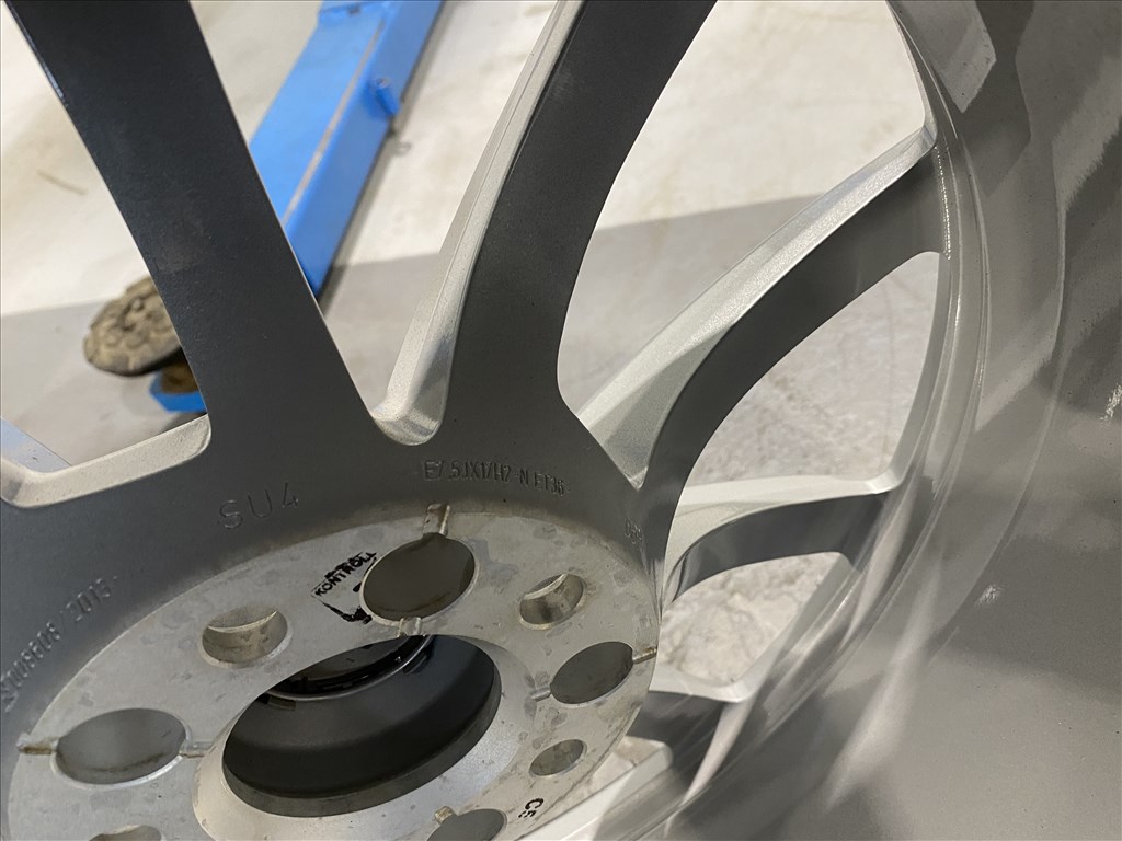 (986)  Audi 17 új gyári alufelni felni, 5x112, 225/60 új téli gumi, A6 3. kép