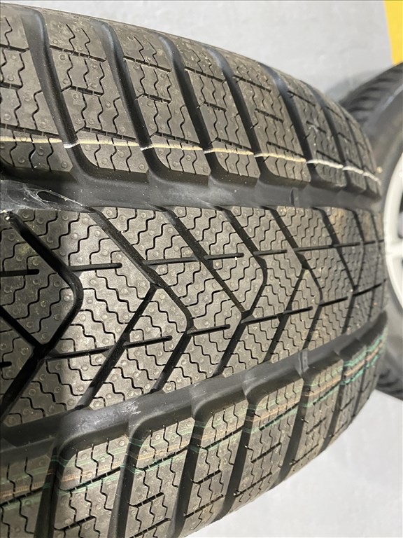 (986)  Audi 17 új gyári alufelni felni, 5x112, 225/60 új téli gumi, A6 6. kép