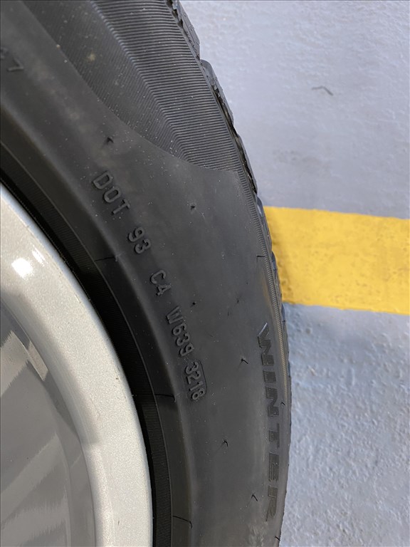 (986)  Audi 17 új gyári alufelni felni, 5x112, 225/60 új téli gumi, A6 7. kép