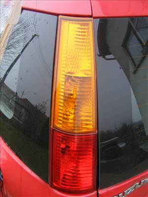 Suzuki Ignis bal hátsó lámpa eladó