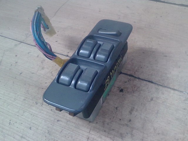 DAIHATSU APPLAUSE Bal első ablakemelő kapcsoló 1. kép