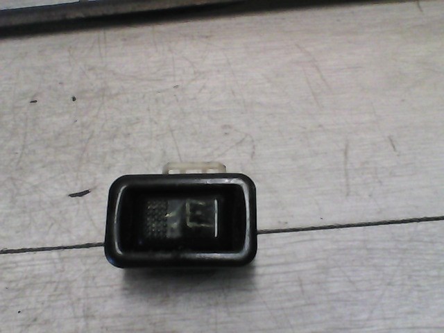 MITSUBISHI LANCER 88-92 Bal első ablakemelő kapcsoló 1. kép