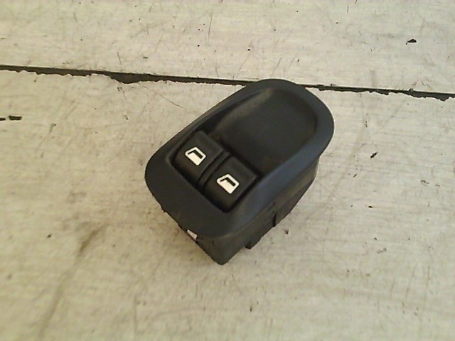 PEUGEOT 206 Bal első ablakemelő kapcsoló 1. kép