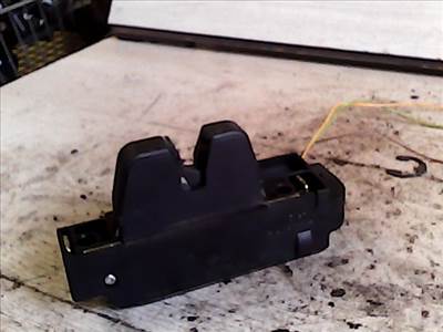 PEUGEOT 607 Csomagtér ajtó zárszerkezet