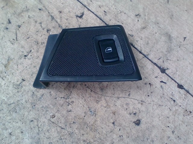 SKODA OCTAVIA 00-04 Bal hátsó ablakemelő kapcsoló 1. kép