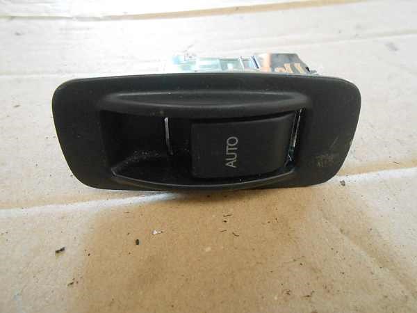 TOYOTA COROLLA E120 04.06-07.01 JOBB HÁTSÓ ABLAKEMELŐ KAPCSOLÓ 1. kép