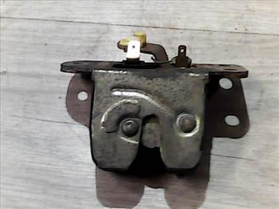 VOLVO S40 2000.06.01-2004.05.31 Csomagtérajtó zárszerkezet