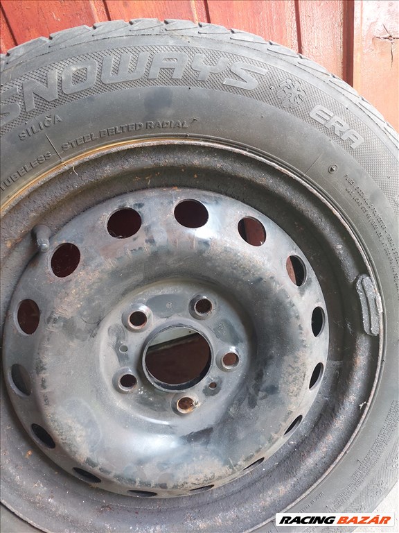 KIA 15" használt (gyári felni) lemezfelni, rajta 195/65 /15 használt téli gumi  1. kép