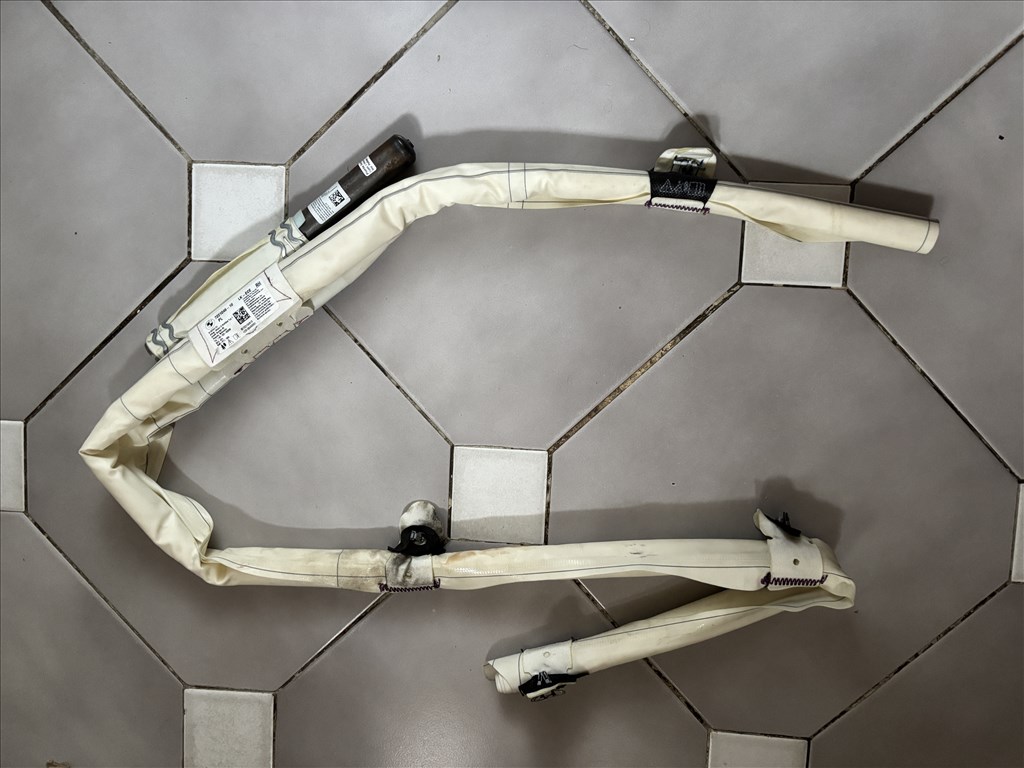 BMW 1-es sorozat F20, F21 jobb oldali függönylégzsák 7221046 1. kép