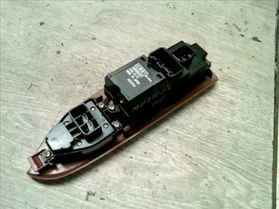 MAZDA PREMACY 99.01-05.10 Bal első ablakemelő kapcsoló