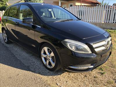 Mercedes Benz B osztály W 246 bontott alkatrész